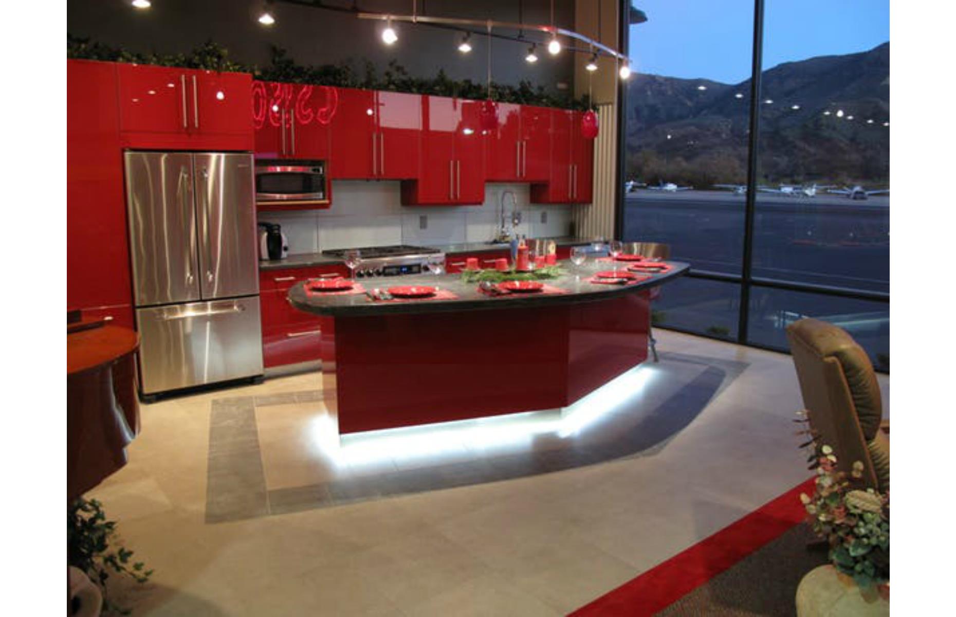 Live-work hangar, California, USA: You won't believe people live inside these hangar homes